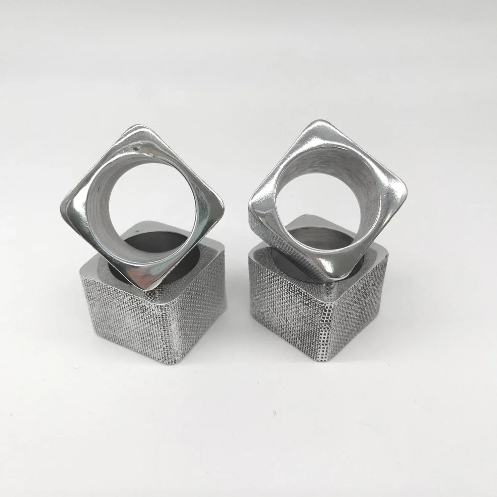 Pottery Barn Napkin Rings‎ Set Of 4 Textured Aluminum Silver Modern Table Decor